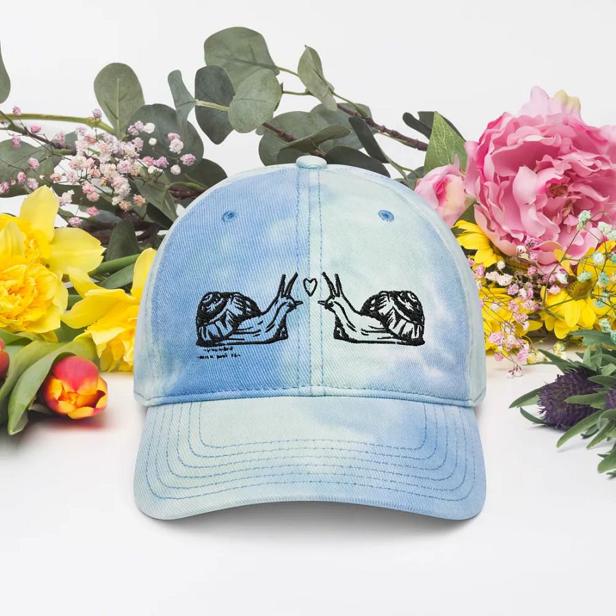 Romantic lover-snails kissing tie-dye hat product image (4)