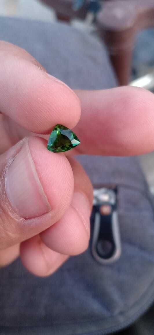 BRAZILIAN TOURMALINE TRILLION SHAPE GREEN COLOR LOOSE GEMSTONE, 1.10 CARAT product image (6)