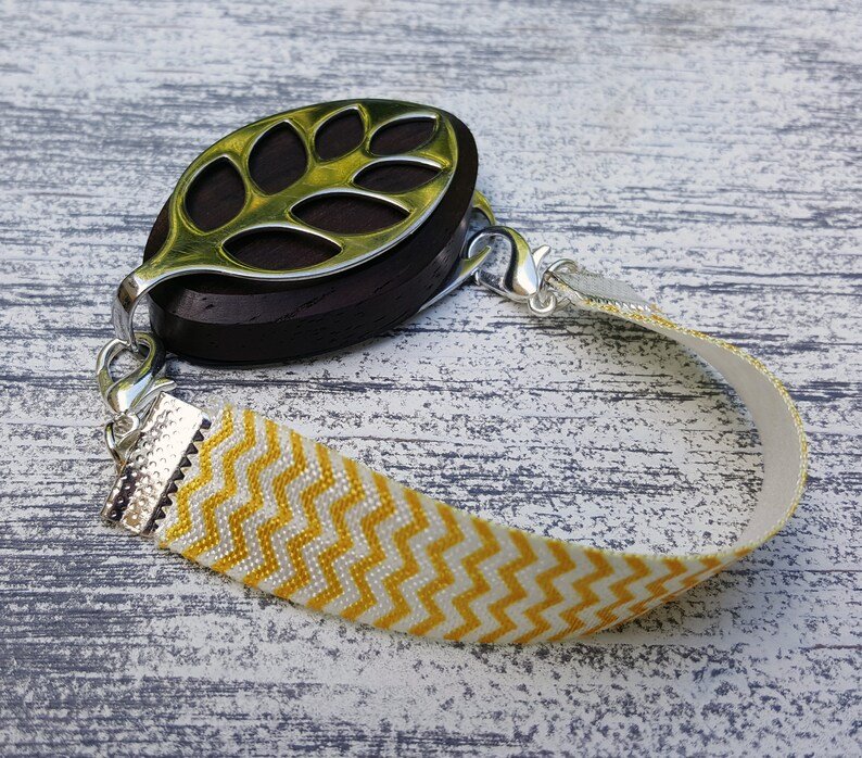 Yellow Chevron Elastic Bracelet | Handmade Accessory for Bellabeat Leaf Urban & Ivy product image (2)