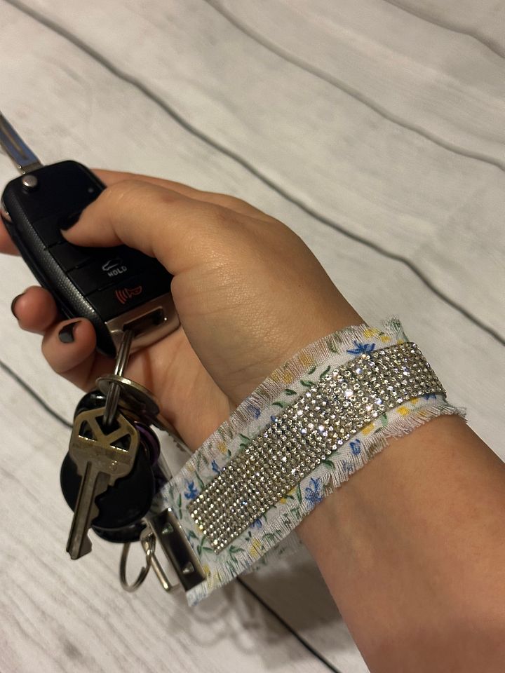 Spring Break Wristlet Keychain product image (2)