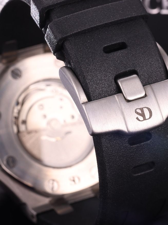 SD VVS Diamond Moissanite Fully Iced Out Watch product image (2)
