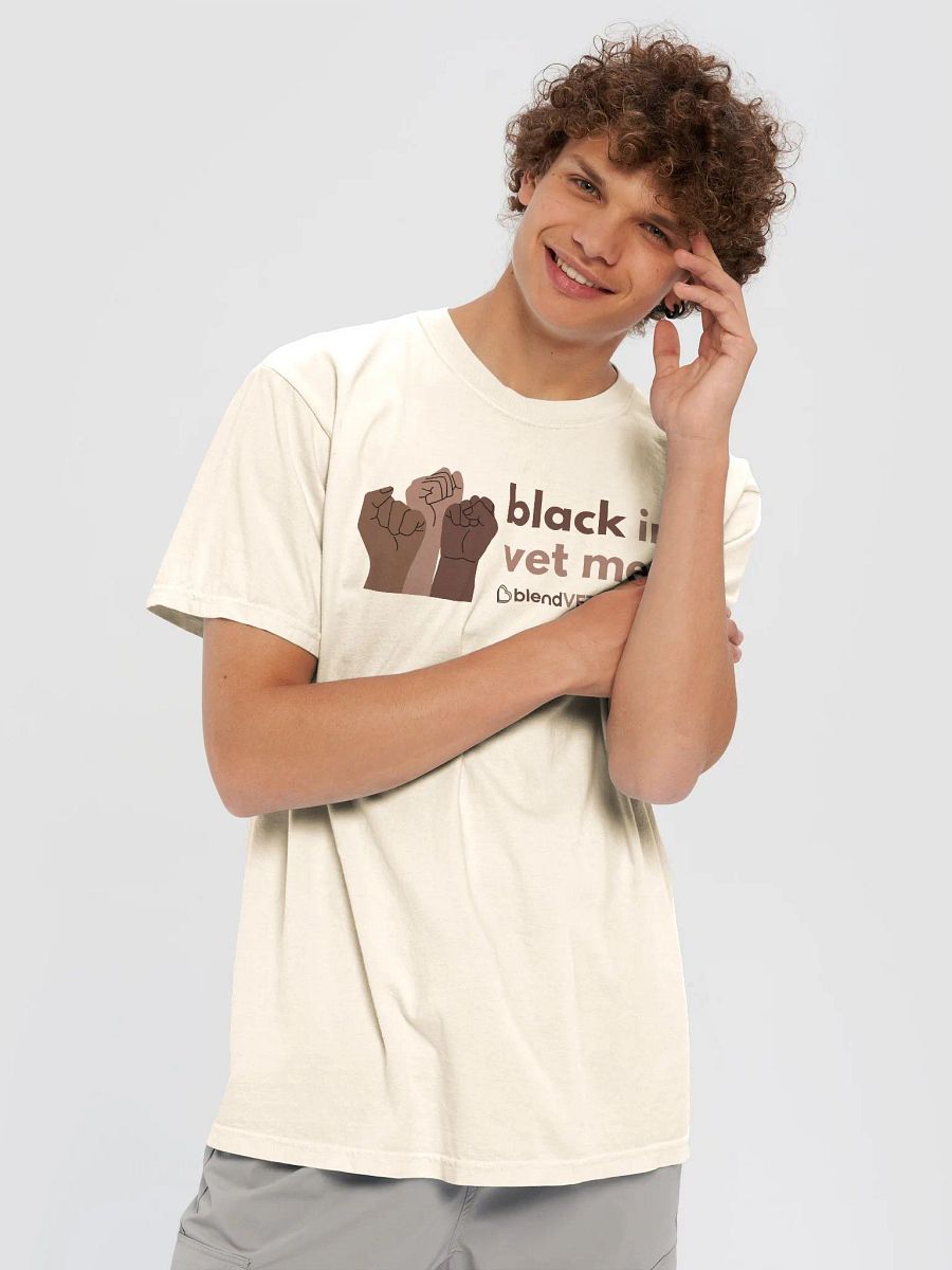 Black in Vet Med Unisex Tee product image (5)