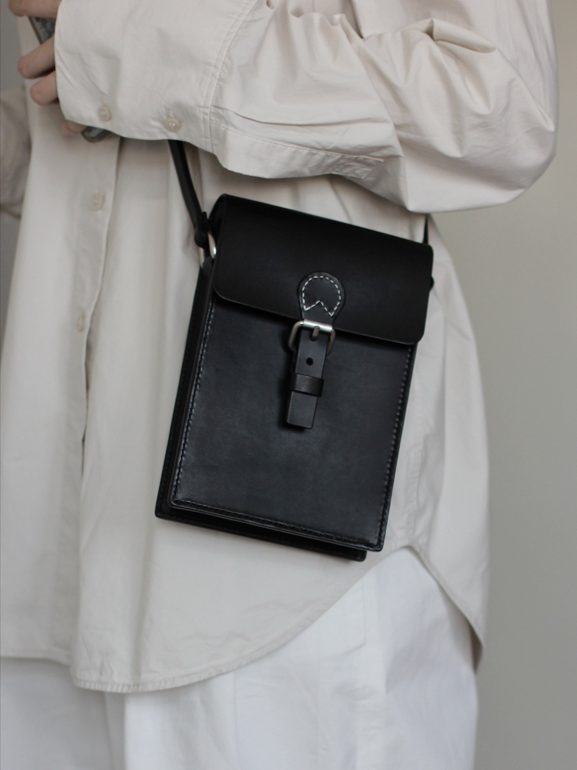 Vegetable Tanned Leather Classic Satchel – Black product image (7)