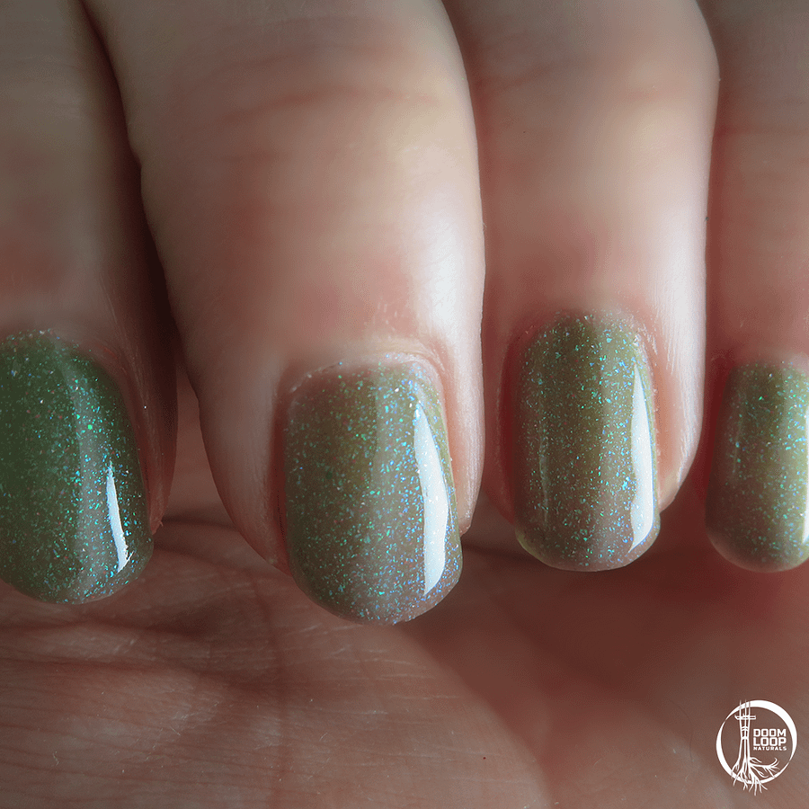 THE GRAVEYARD OF THE REAL - Solar Green to Deep Plum Glitter Polish product image (4)