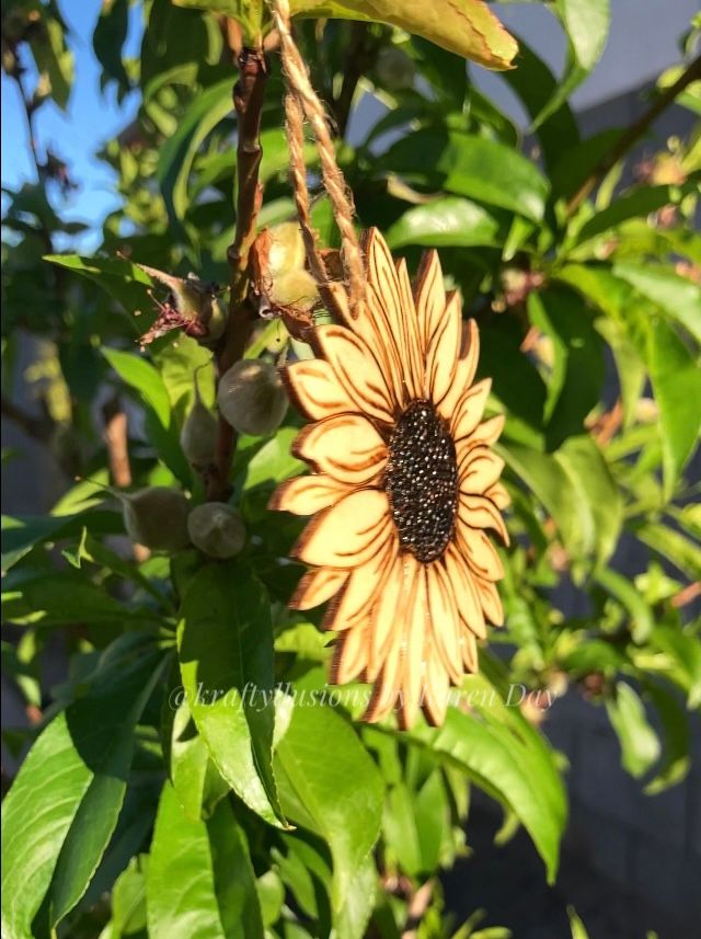 Sunflower Hanger/Ornament product image (3)
