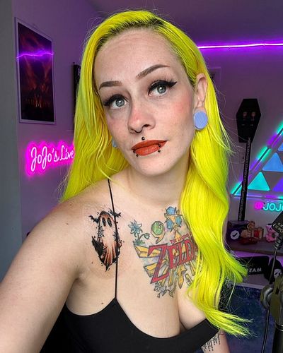surprise i got another new tattoo and im here to make it your problem. my bestie @xghostiiex got the same one so we match 🥰 b...