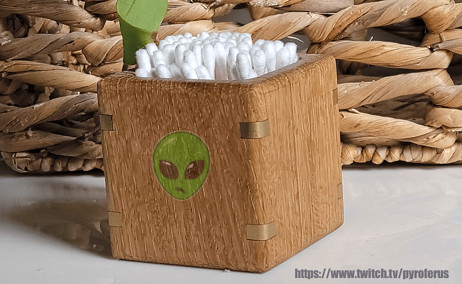 Q-Tip holder with brass splines. product image (2)
