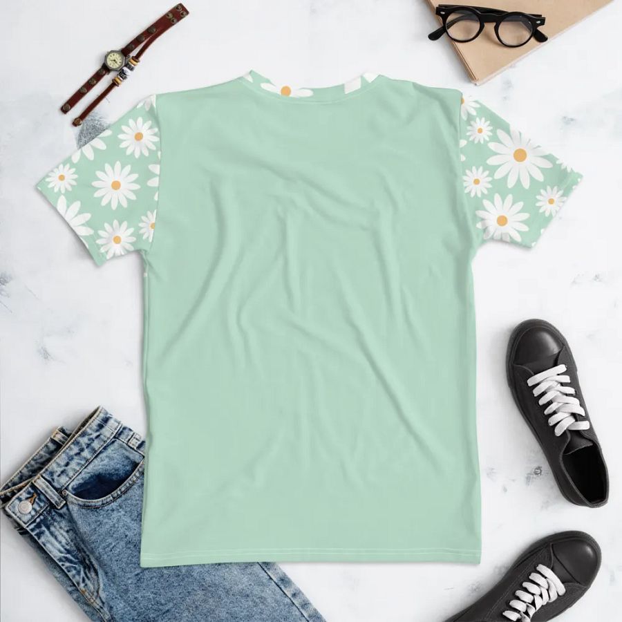 Springtime Daisy Women's T-Shirt product image (6)
