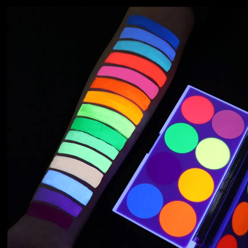 UV activated eyeliner palette product image (1)
