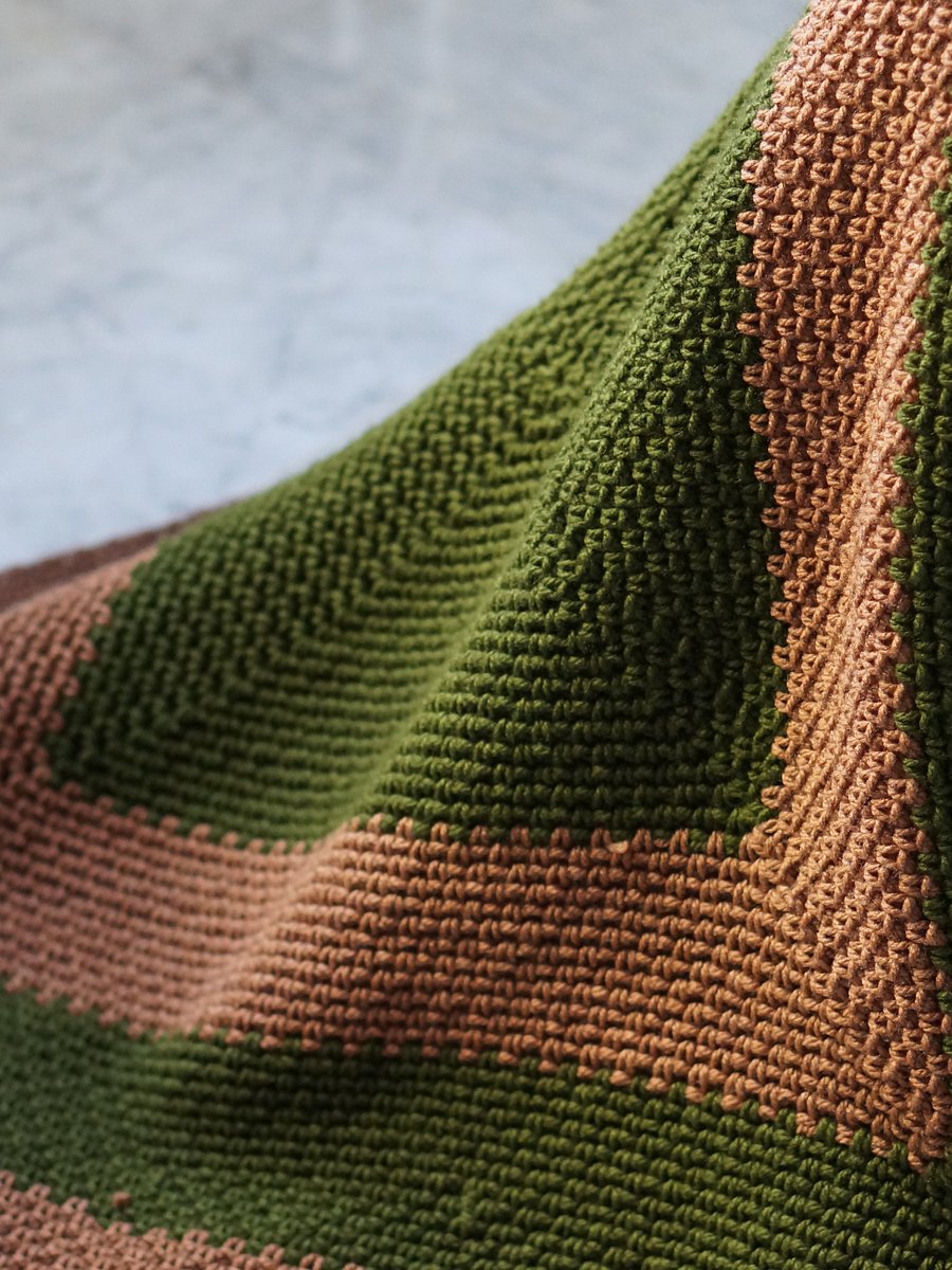 Granny square moss stitch blanket pdf pattern product image (1)