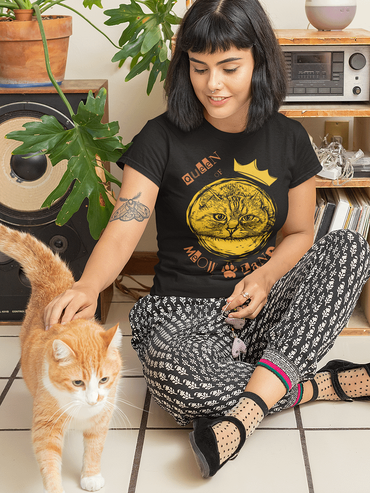 Queen of Meowland Cat Lover T-Shirt product image (2)
