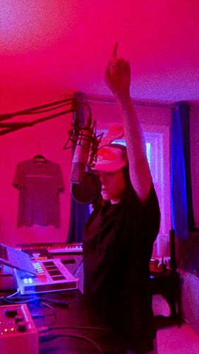 love myself enough to make songs 

#songs #femaleproducer #music #musician #electronic #motivation