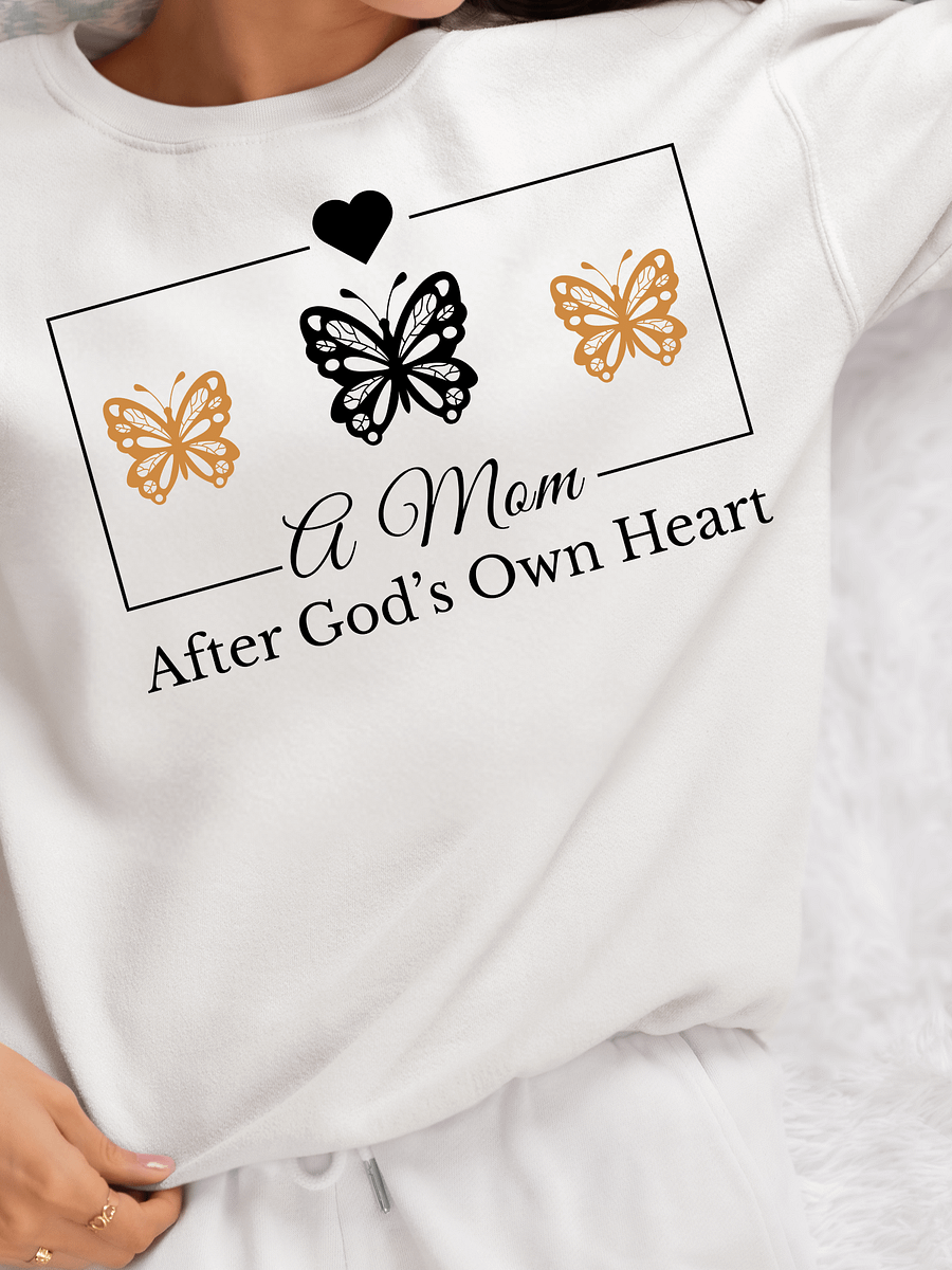 God`s Heart Mom, Gildan Sweatshirt. product image (1)