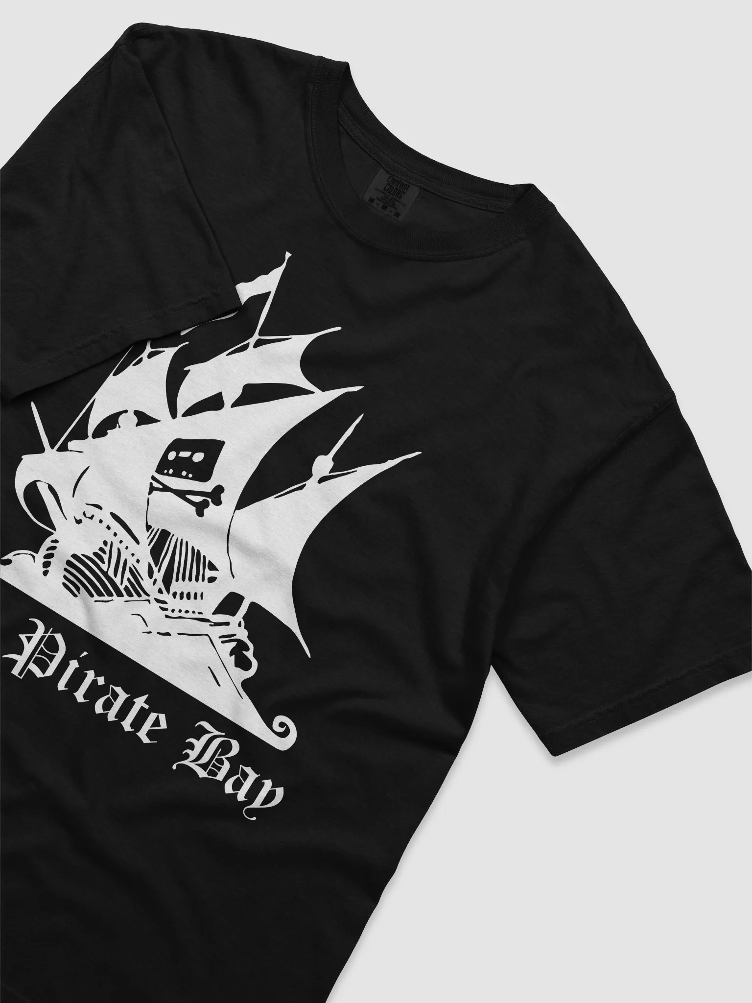Sailing the High Seas Tee Blk product image (18)