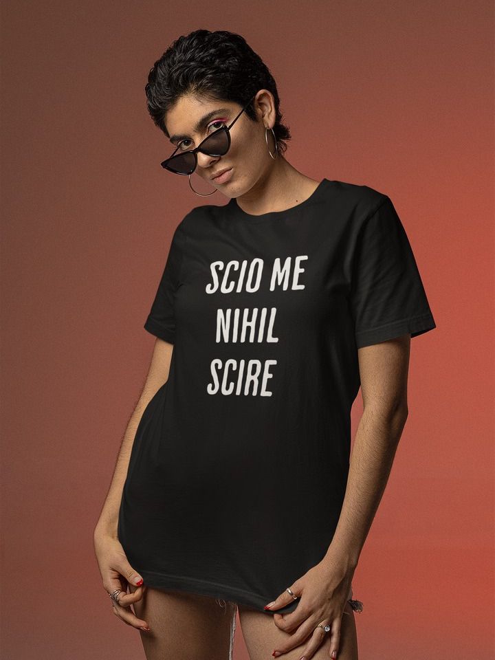 Scio me nihil scire Tshirt product image (1)