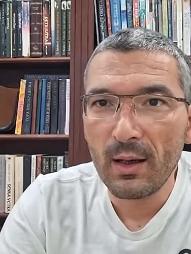 🔴🔵⚪️ Pokazao dokaze! Vanredno obraćanje dr Parovića zbog kojeg je Vučić bio van sebe na Informeru

LINK ZA CELU EMISIJU NA ST...