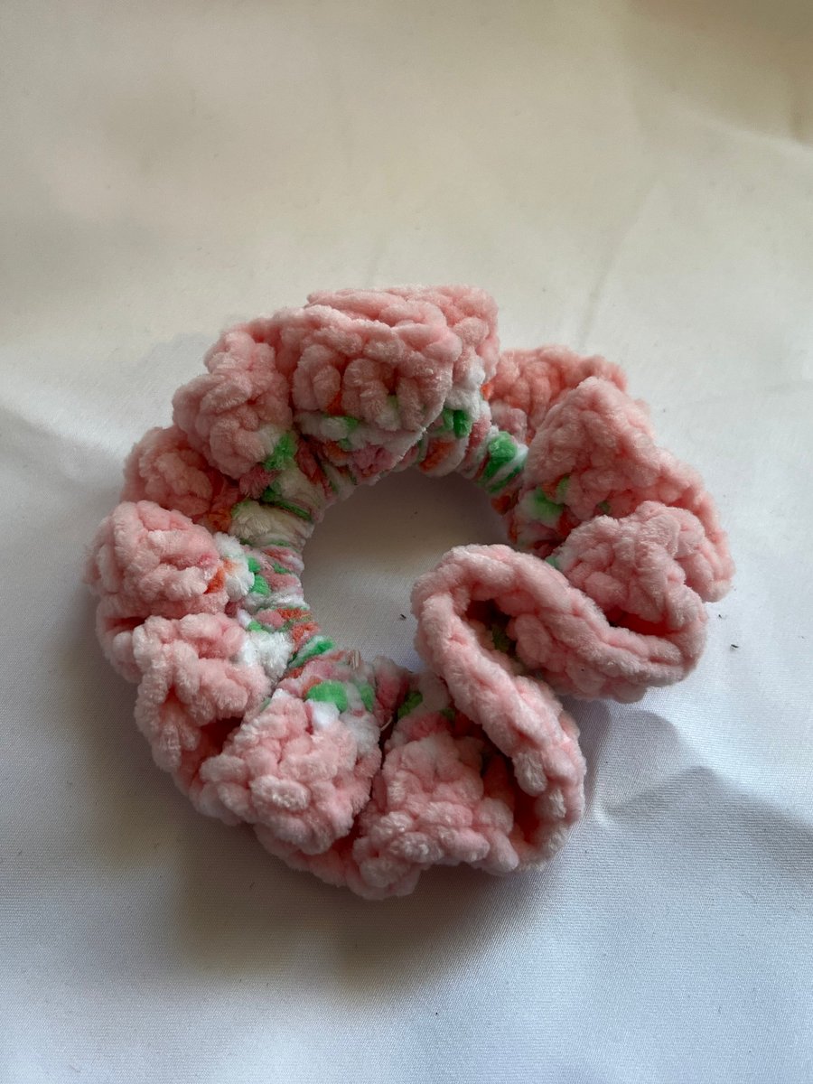 Velvet Luxe Scrunchies product image (3)