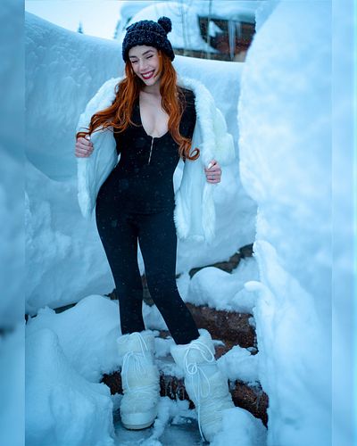 It might look like I enjoy the snow, but I'm actually happiest when the weather is warm. At least cold weather outfits are cu...
