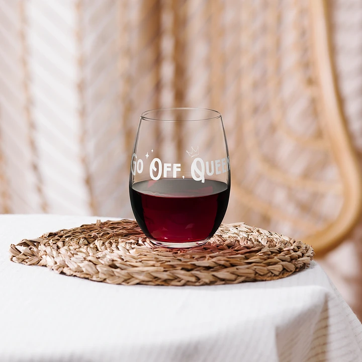 Go Off, Queen Wine Glass product image (1)