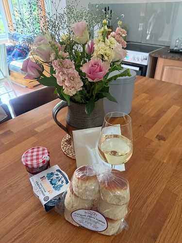 7 days to go… #wedding #daughtergettingmarried #omg #weddingexcitement #cornwall

05:00 – Alarm goes off. Wedding mode: activ...