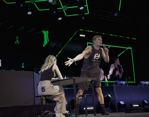 💚♟🥊
Main Stage moments from a chess showdown with the legendary @annacramling @hannahsayce and @chessbrahtv 
🇸🇪🙏🏼
Even found ...