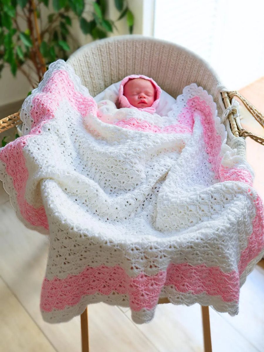 Crochet Pattern: Shell Stitch Blanket (With 3D Bow) product image (4)