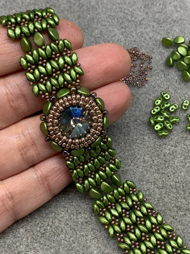 Spellbound Crystal Bracelet - Green product image (1)