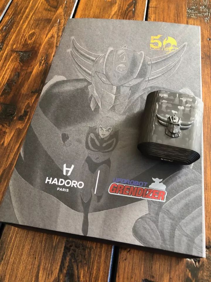 Hadoro X UFO Robot Grendizer AirPods in Carbon Fiber Limited Edition 10 Globally product image (3)