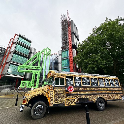 Invading @channel4 HQ London!
In celebration of my film ‘The Trouble With Mr Doodle’ showing tonight at 10pm! Directed by @ja...