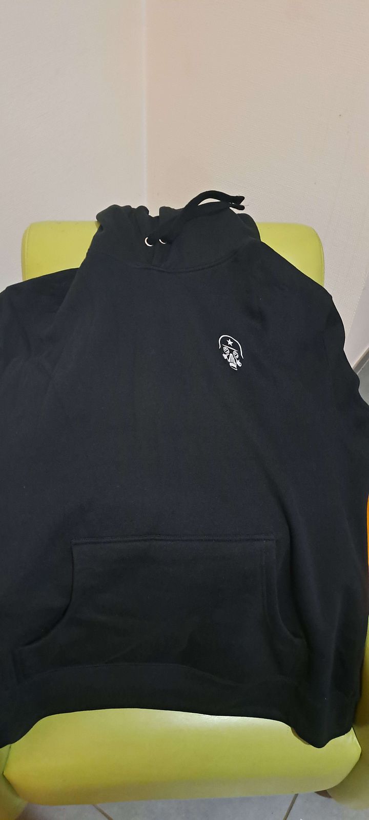 RES 2025 Pullover brodés product image (1)
