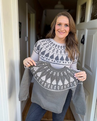 Say TT3 for the pattern details

Twinkle, twinkle, crochet star ✨
The adult version of the Twinkling Trees Sweater has arrive...
