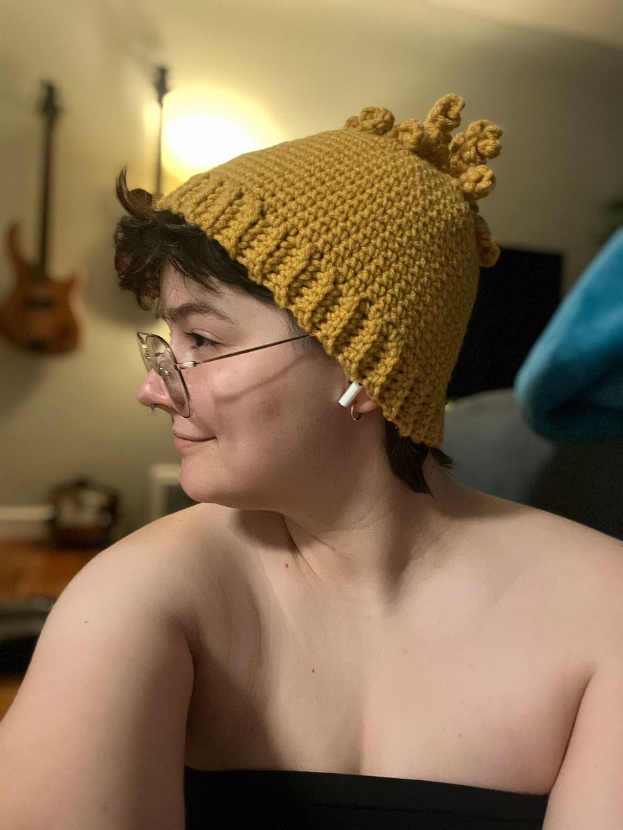 chicken fingers hat - small product image (2)
