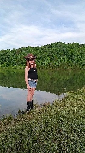 @maddoxbatson #maddoxbatson #countrygirl #redhead #hazeleyes #countrymusic #loveit #fyp #viral #favorite #sunshine