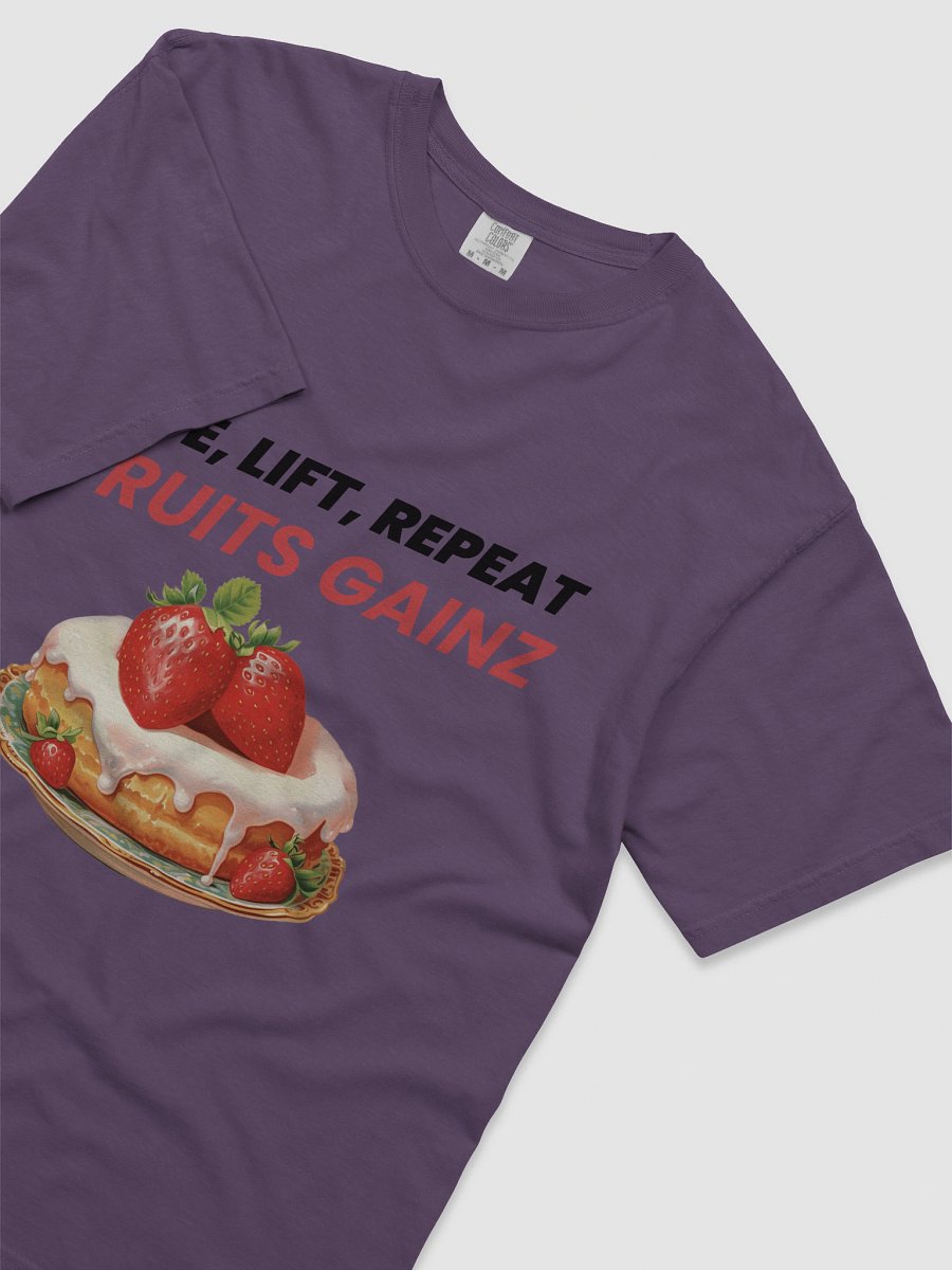 Strawberry Delight Men's T-Shirt product image (38)