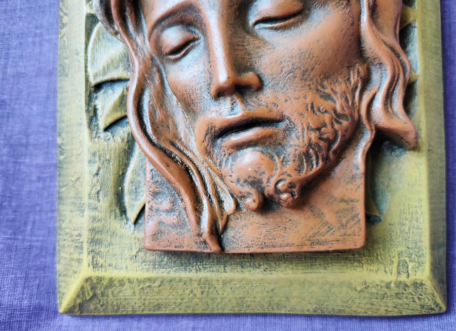 Decoração de Parede Rosto de Jesus - Peça Única em Pó de Pedra, Feita Artesanalmente em Portugal product image (7)