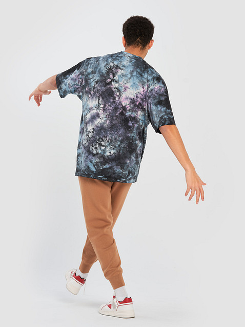 Photo showing Shaka Wear Oversized Tie-Dye T-Shirt