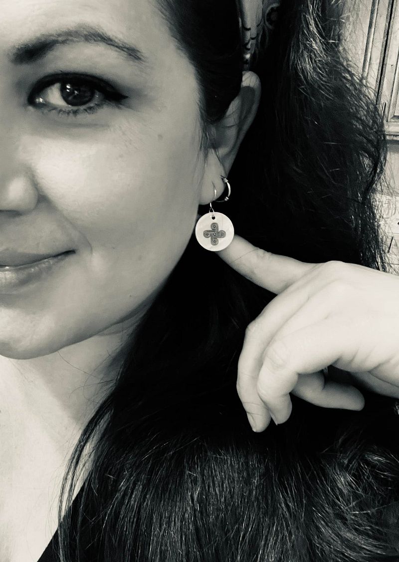 4-Direction earrings