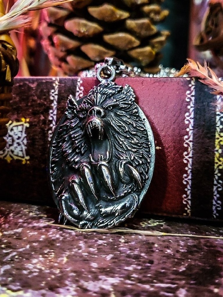 The Armored Kingdom Claw of the Mountain Bear Necklace product image (7)