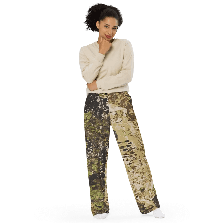 Trendy Camo Fusion Wide-Leg Pants product image (11)