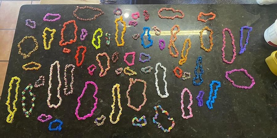 Loom Band Necklace (ONLY AVAILABLE IN SOUTH AFRICA/NO SHIPPING) product image (1)