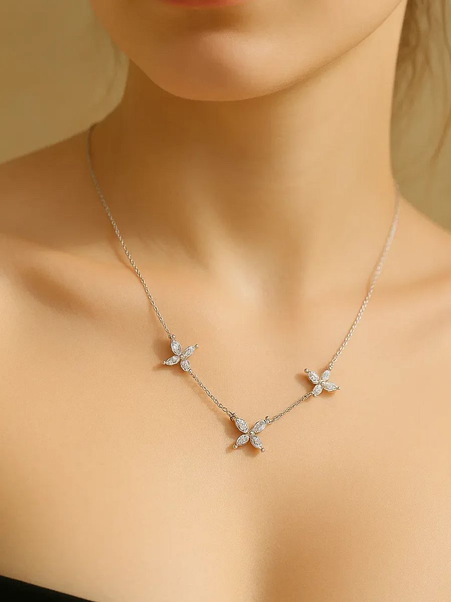 The Elira Necklace product image (2)