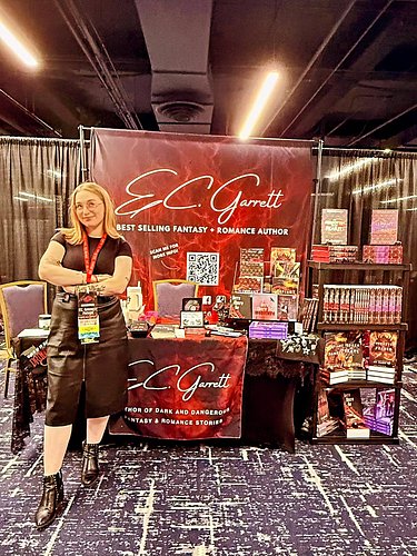 Ready for day 2 of @bookharvestbookcon with my gals @rinknits & @karlawshao 

FYI I am on the verge of selling out of htbm pa...