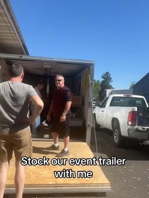 How many people does it take? 🤣 too many.  #hotshotespresso #coffeeshop #shoplocal #lewistonidaho #coffee #lewistoncoffee #hotshotespressolewiston #lotusenergydrinks #lotusenergylovers #familyowned #pnwcoffee 