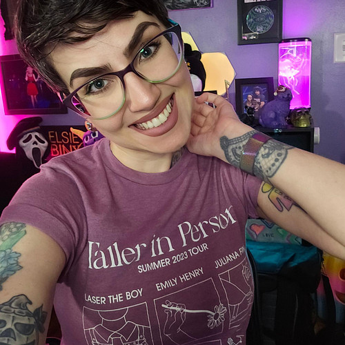 Happy Monday! MOAR mashups today? Let's find out! (Swipe for progressly cursed selfie outtakes)