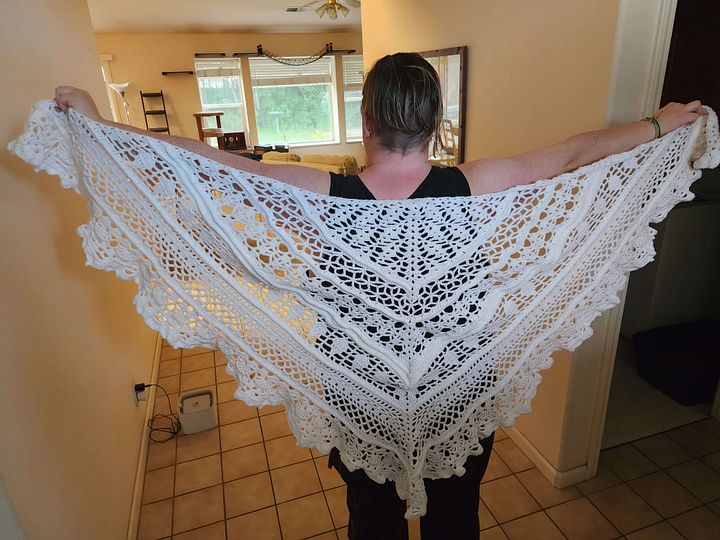White lace shawl product image (2)