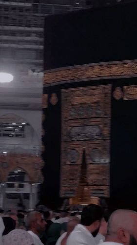 يا رب لك الحمد أن أعنتنا على أداء هذه العمرة، ورزقتنا إياها، فيا رب تقبّلها منّا، واكتب لنا أجرها عندك، وأعنّا على ذكرك وشكرك...