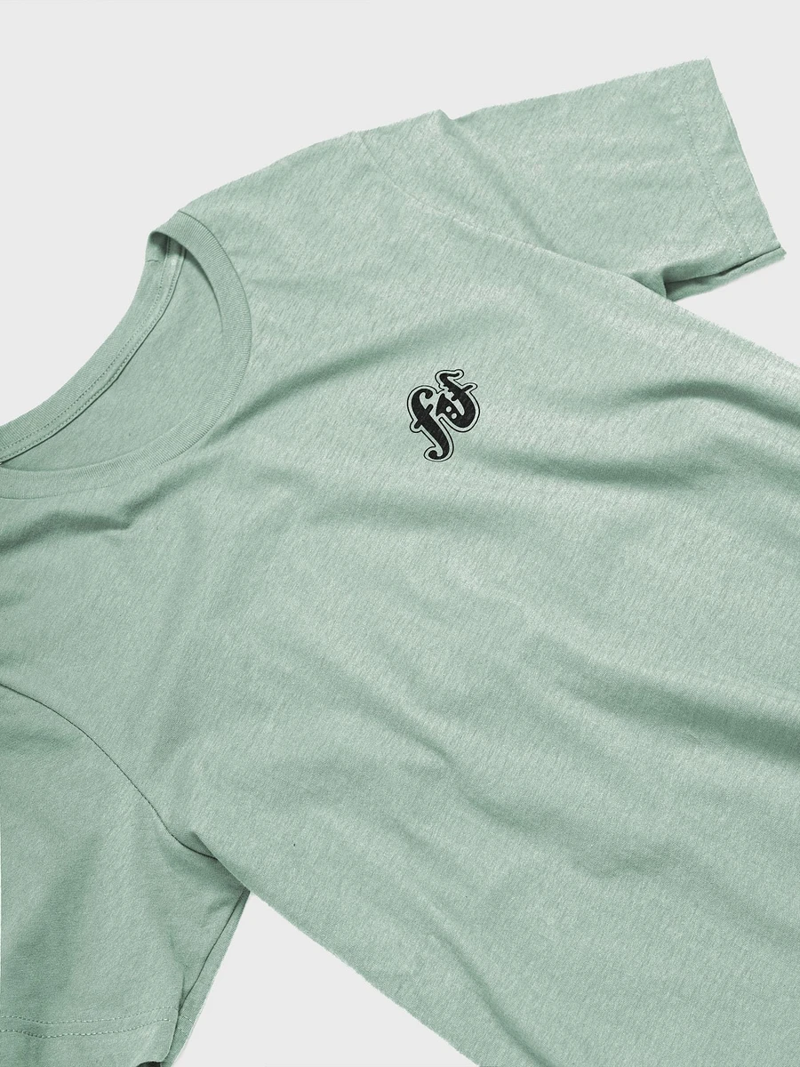 Minimalist t-shirt with logo product image (4)