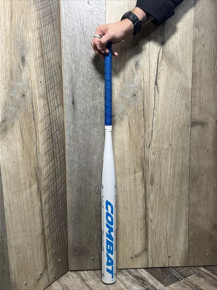 COMBAT Maxum MAXFP109 34in 25oz (-9) Blue/White Fastpitch Softball Bat product image (4)