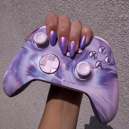 the lovely folks at @xbox sure know how to make gorgeous gear 🧚🏼‍♀️✨💖

NATURALLY I had to do dreamy glowy opal nails to match...