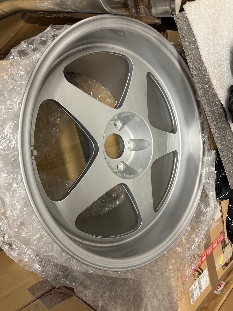 Regamaster EVO II (ICB Version) Silver - 18x10.5 +15 (5x114.3) - New product image (1)